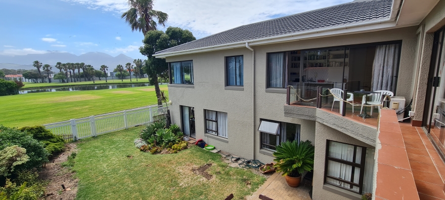 6 Bedroom Property for Sale in Greenways Golf Estate Western Cape